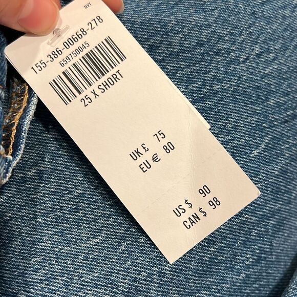 Abercrombie & Fitch • The baggy low rise jean - Picture 8 of 13